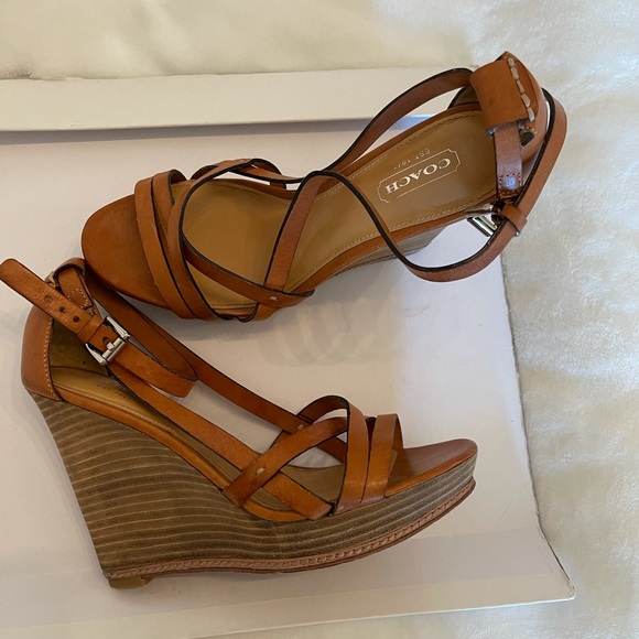 COACH Platform sandals tan with orange leather straps - Picture 3 of 3